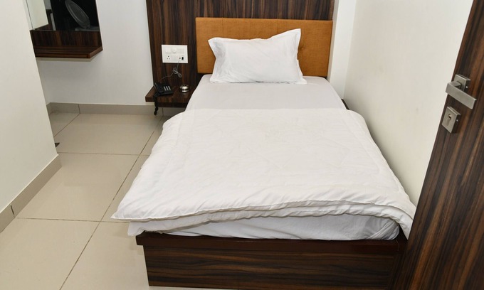 Abu Road Hotel | Hotel Shreeji Palace