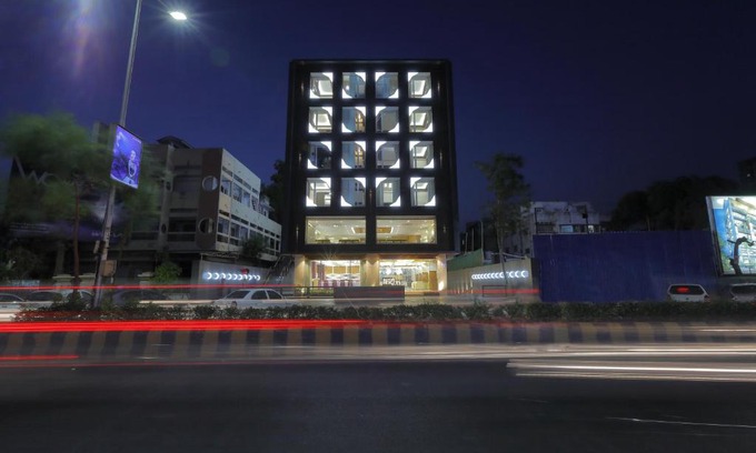 Navrangpura Hotel | Hotel Silver Heights