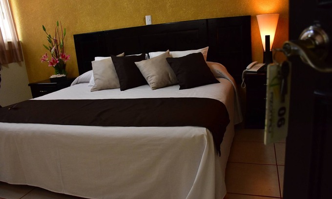 Tula de Allende Hotel | Hotel Suite Azomali