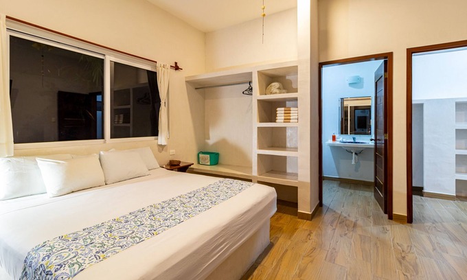 Mario Villanueva Madrid House | Hotel & Suites Oasis Bacalar "Suite Tapir"