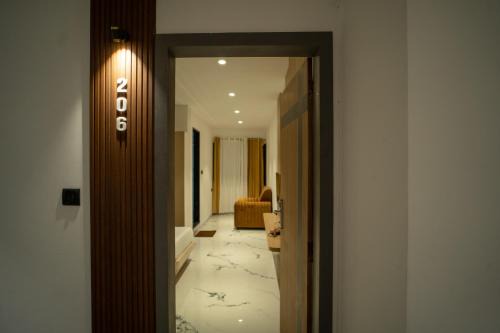 Adyar Hotel | HOTEL THE MANSION -Deralakatte Mangalore
