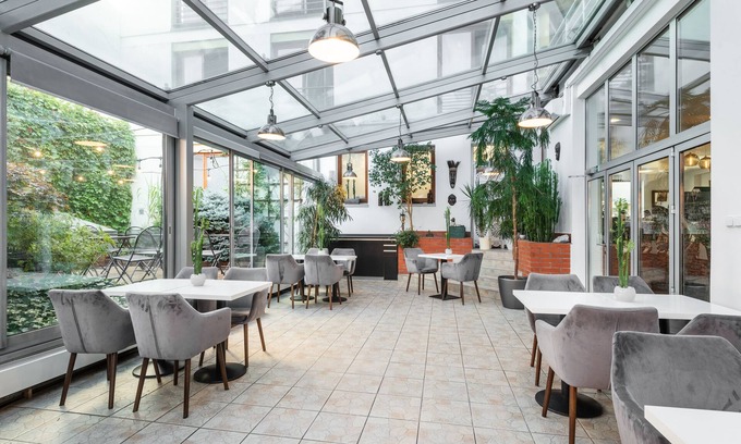 Prague 8 Hotel | Hotel Troja