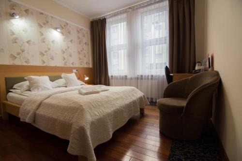 Przemysl Hotel | Hotel Trojka