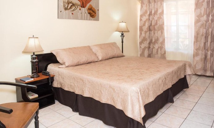 San Miguel Hotel | Hotel Tropico Inn