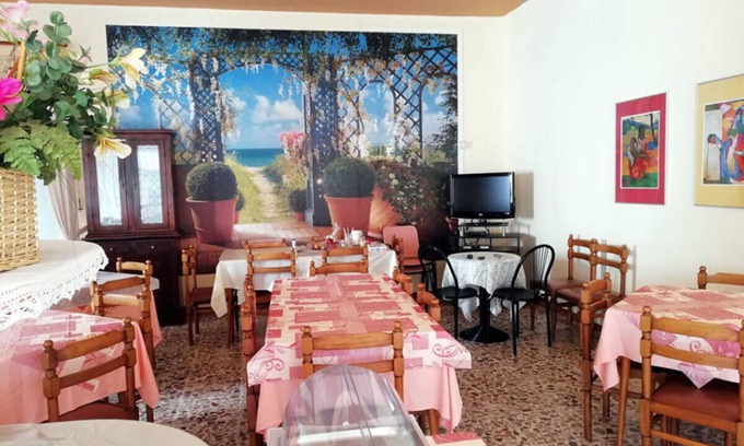 Igea Marina Apartment | Hotel vacation just 50 m from the beach, your 4-legged friend admitted for free