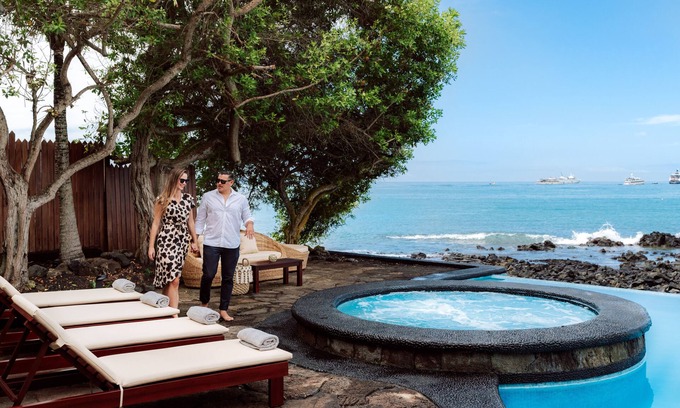 Bahia de la Academia Hotel | Hotel Villa Escalesia Galapagos