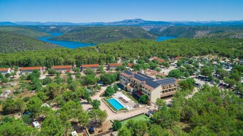 Lozovac Hotel | Hotel Vrata Krke