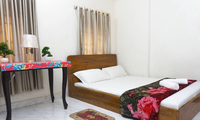 Dhaka Hotel | Hotel White House International Residential, Couple Room - AC