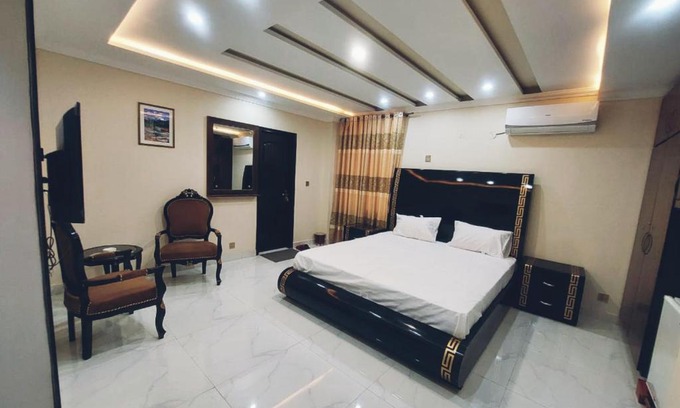 Johar Town Hotel | Hotel White Pearl