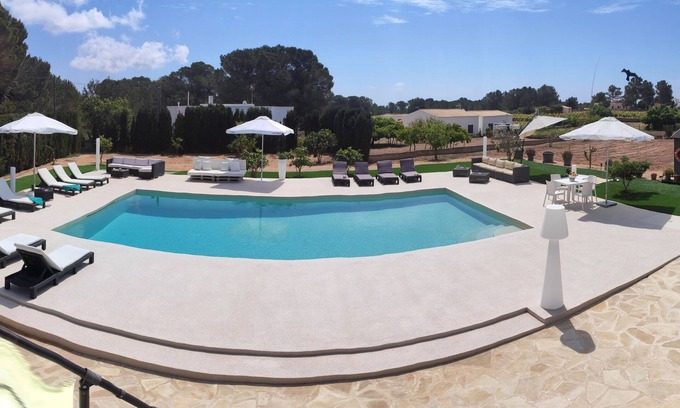 Sant Francesc Xavier Cottage | House/Apartment with swimming pool.