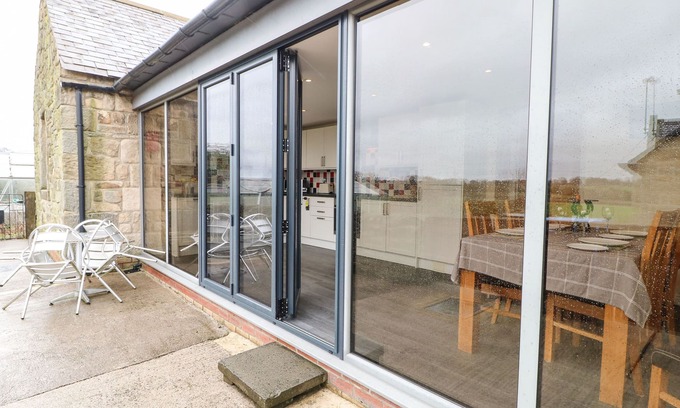 Heddon-on-the-Wall Cottage | HOUGHTON NORTH FARM COTTAGE, family friendly in Heddon-On-The-Wall