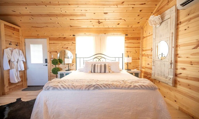 Fredericksburg House | House ∙ 1 bedroom ∙ 2 guests