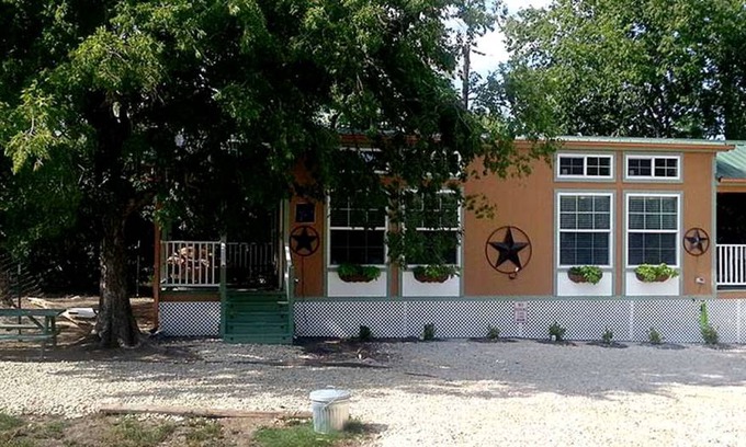 Denton House | House ∙ 1 bedroom ∙ 2 guests