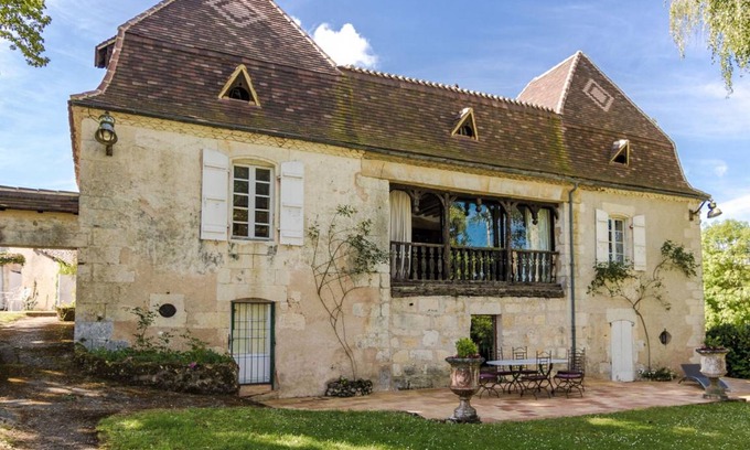 Sourzac House | House ∙ 1 bedroom ∙ 21 guests