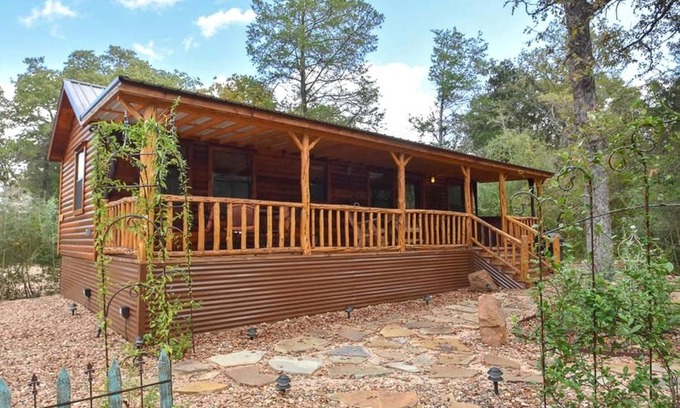 Brenham House | House ∙ 1 bedroom ∙ 4 guests