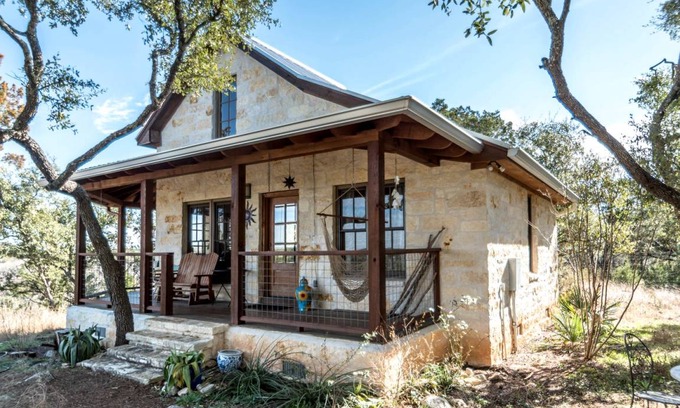 Hammett's Crossing House | House ∙ 1 bedroom ∙ 5 guests