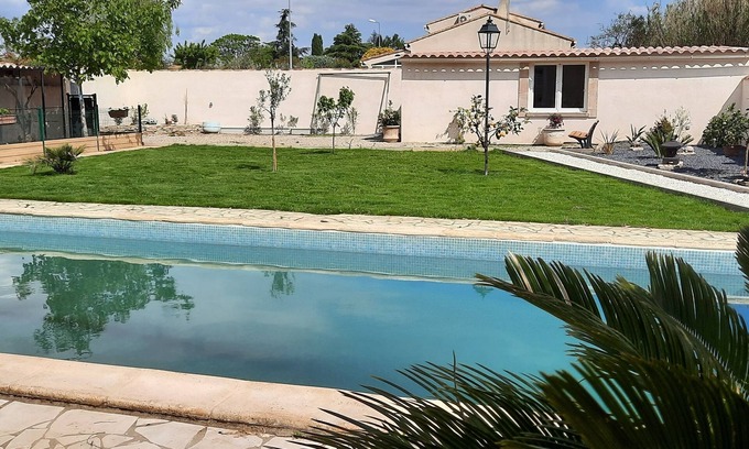 Aubord House | House 140m² with garden and pool