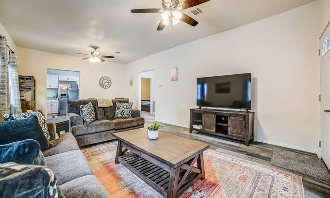 Downtown San Antonio House | House ∙ 2 bedrooms ∙ 6 guests