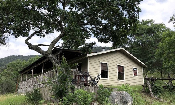 Tarpley House | House ∙ 2 bedrooms ∙ 6 guests