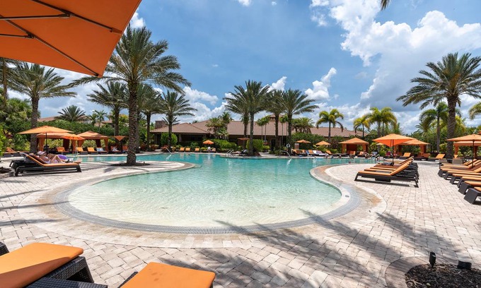 Bradenton House | House ∙ 2 bedrooms ∙ 6 guests