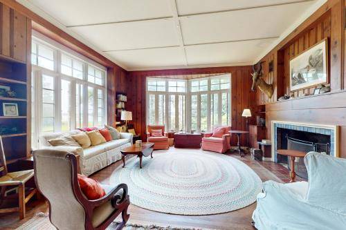 Waquoit Village House | House ∙ 3 bedrooms ∙ 6 guests