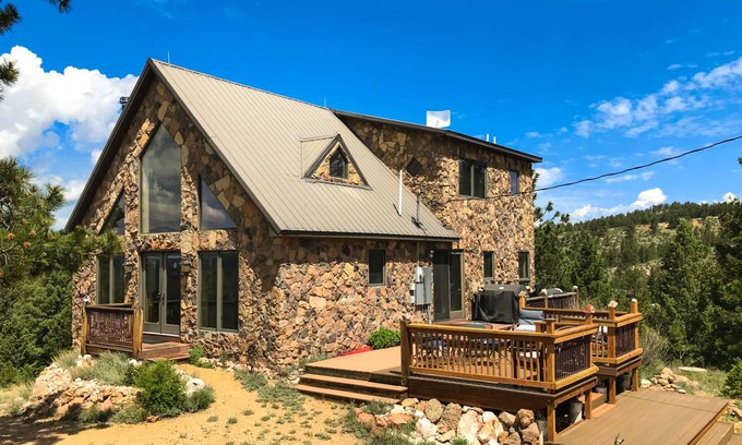Florissant House | House ∙ 3 bedrooms ∙ 14 guests