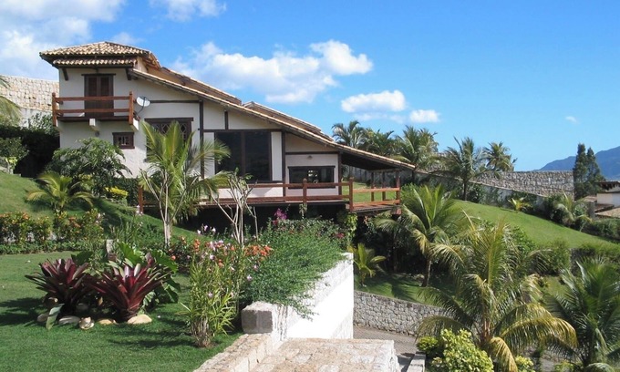 Ilhabela Historical Center House | House 3 suites full canal view, Most Noble Location on the Island - next. Yacht club