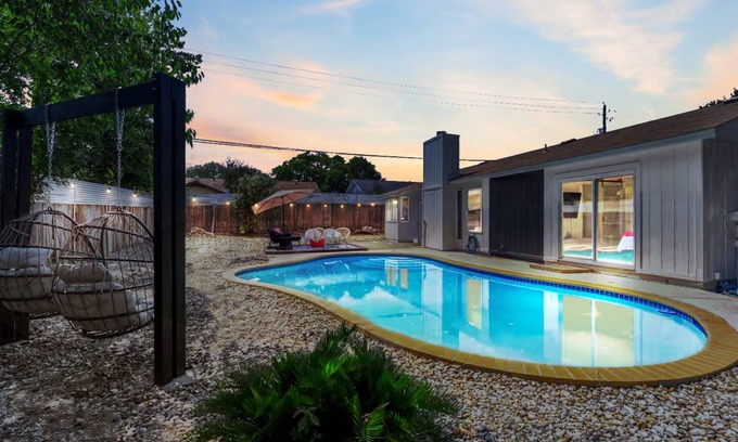 McNeil House | House ∙ 4 bedrooms ∙ 12 guests