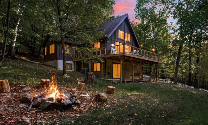 Berkeley Springs House | House ∙ 4 bedrooms ∙ 10 guests