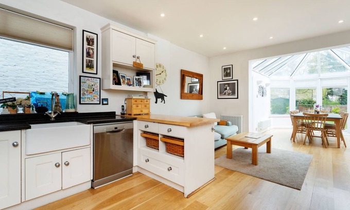 Kew House | House ∙ 4 bedrooms ∙ 7 guests