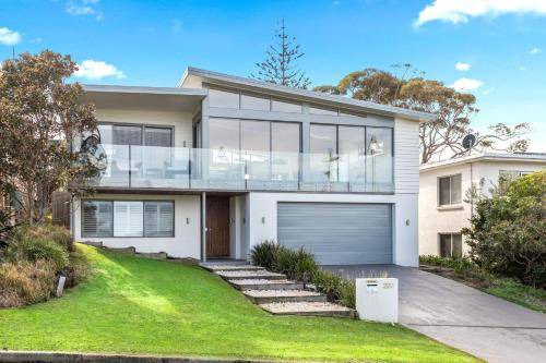 Mollymook Beach House | House ∙ 5 bedrooms ∙ 13 guests