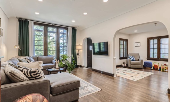 North Park Hill House | House ∙ 5 bedrooms ∙ 12 guests