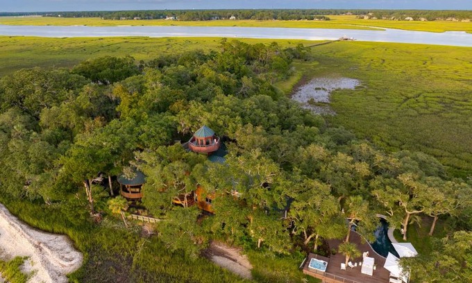 Spanish Wells House | House ∙ 8 bedrooms ∙ 26 guests