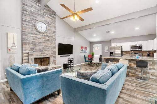 Leon Valley House | House ∙ 9 bedrooms ∙ 20 guests