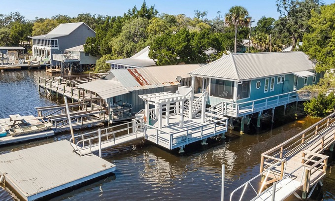 Steinhatchee House | House and dock are completely remodeled and ready for guest.