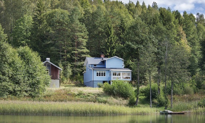 Munkedal Municipality House | House at the Lake