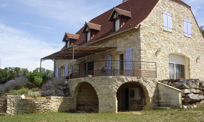Cuzance House | house between Lot and Périgord 8 people swimming pool