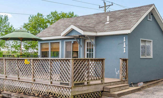 Rockaway Beach Cabin | HOUSE by Lake Taneycomo at Rockaway Rentals