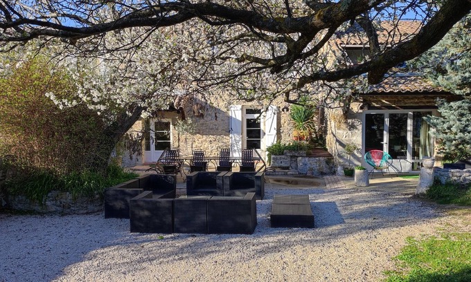 La Baume-de-Transit House | House-Comfort-Private Bathroom-Countryside view-Mas piscine ,boulodrome