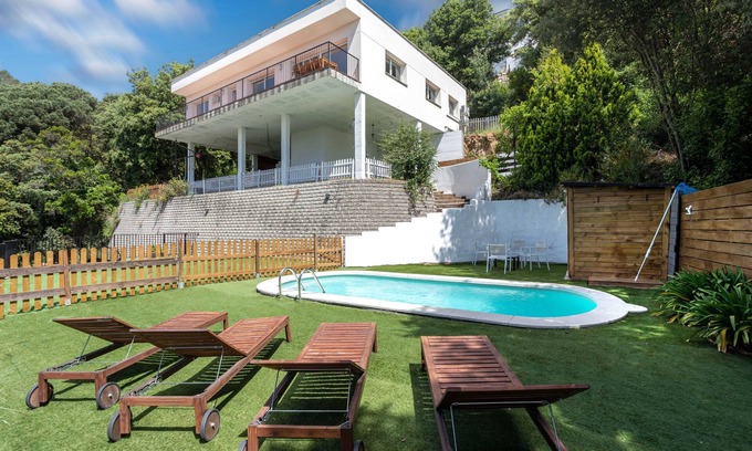 Sant Cebria de Vallalta House | House with swimming pool and sea view