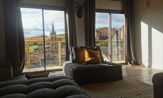 Jarnioux House | House with SPA, Sauna and Château view (30 min from Lyon)