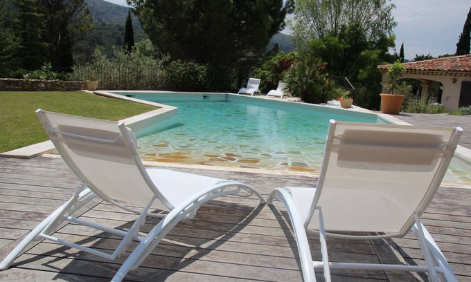 Vauvenargues House | House in Aix countryside with landscaped garden and pool .South of France