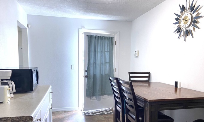 Lake City Apartment | House in Center Lake City - US90/Baya