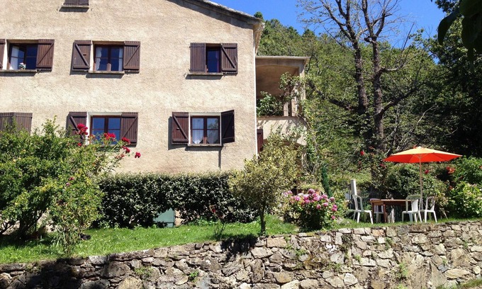 Saliceto Apartment | House in mountain village center Corsica