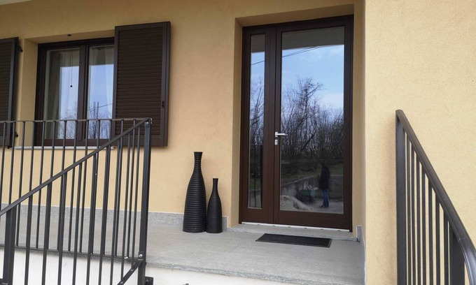 La Morra Apartment | House in the heart of Langhe surrounded by greenery with 5 beds, wifi free