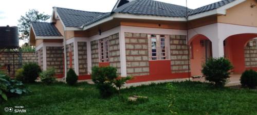 Central Province House | house