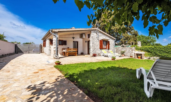 Krmed House | House Nino, relaxing house with garden