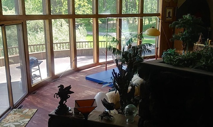 Lansing Bed & Breakfast | HOUSE OF FUTURE MASTER BEDROOM LANSING