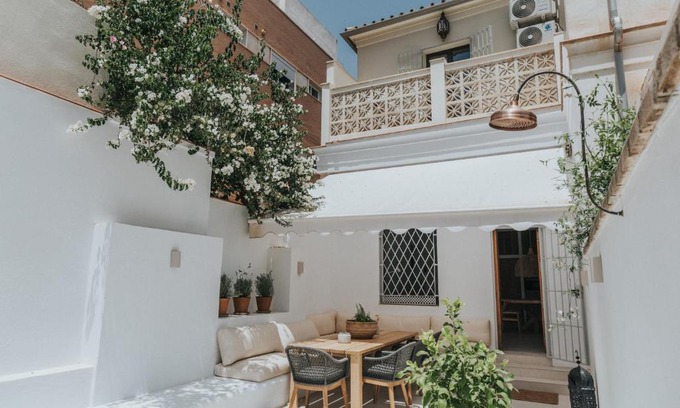 Las Acacias Apartment | House on walking distance beach Pedregalejo Malaga