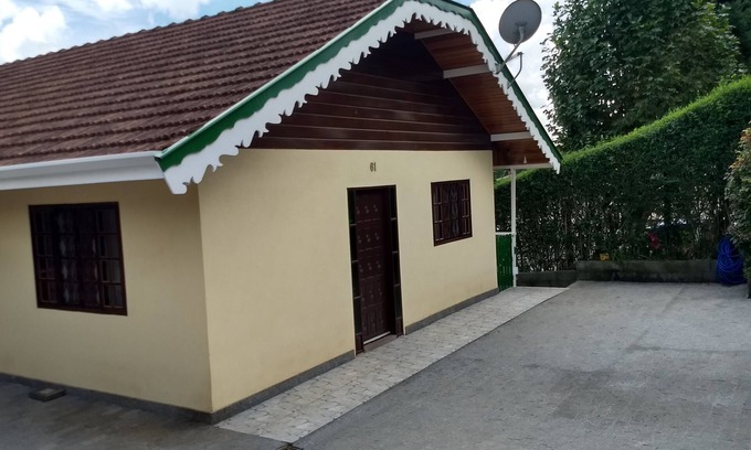 Campos do Jordao House | house overlooking the government palace 5km from the center of capivari
